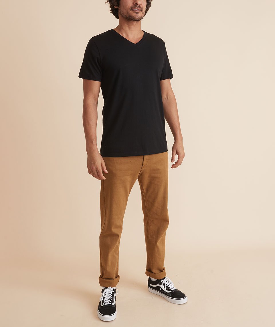 Signature V-Neck Tee in Black